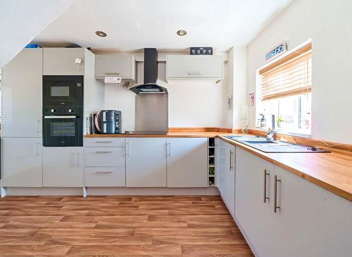 4 Bedroom Link Detached House For Sale In Cirencester, GL7