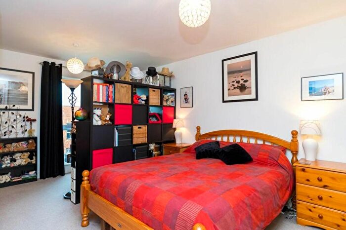 1 Bedroom Flat For Sale In Atlas Way, Oakgrove, MK10