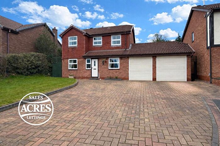 4 Bedroom Detached House For Sale In Petershouse Drive, Four Oaks, B74