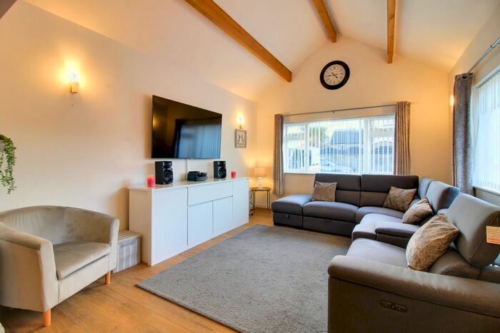 3 Bedroom Detached Bungalow For Sale In Luscombe Close, Ipplepen, Newton Abbot, TQ12