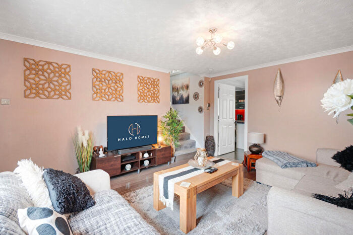 4 Bedroom Detached House For Sale In Pearson Avenue, Dennyloanhead, FK4