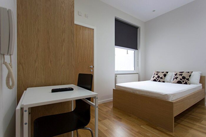 Studio To Rent In Room, A Kilburn Lane, Queens Park, W9