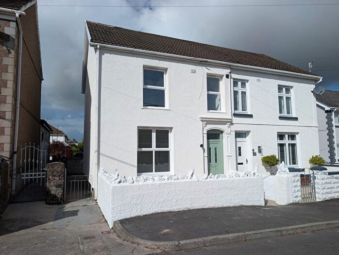 3 Bedroom Semi-Detached House For Sale In Lewis Avenue, Cwmllynfell, Neath Port Talbot., SA9