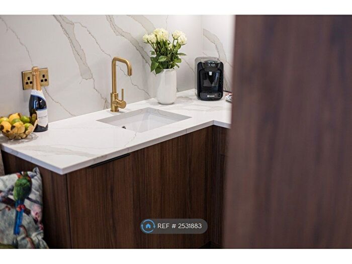 1 Bedroom Flat To Rent In Tanner Row, York, YO1