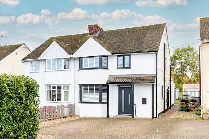 3 Bedroom Semi-Detached House For Sale In High Street, Kidlington, OX5