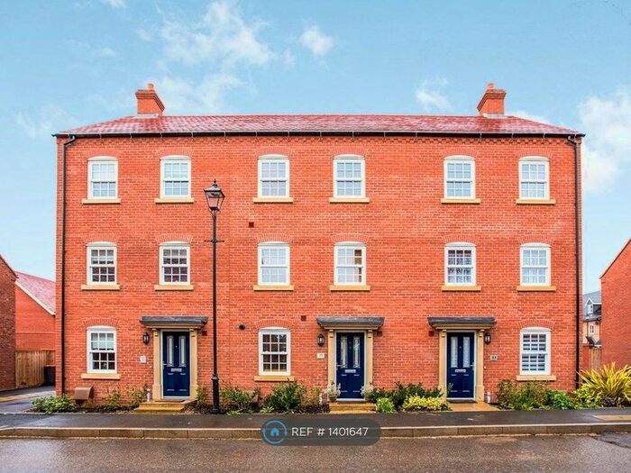 6 Bedroom Terraced House To Rent In Cantley Road, Bedford, MK40