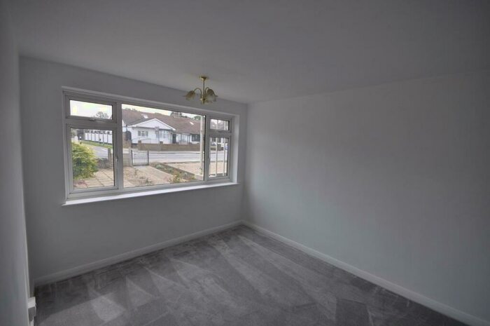 2 Bedroom Apartment To Rent In Collier Row Lane, Romford, RM5