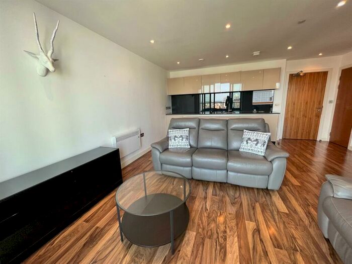 2 Bedroom Flat To Rent In Milliners Wharf, Munday Street, Manchester, M4