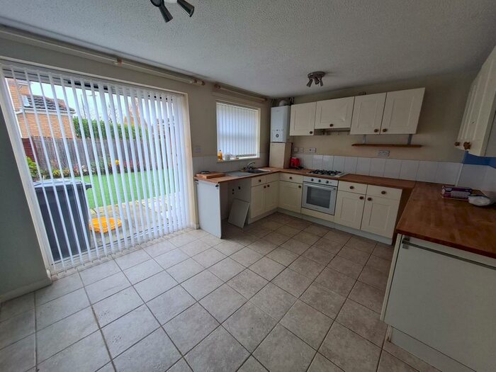 3 Bedroom House To Rent In Monks Close, Dunscroft, Doncaster, DN7