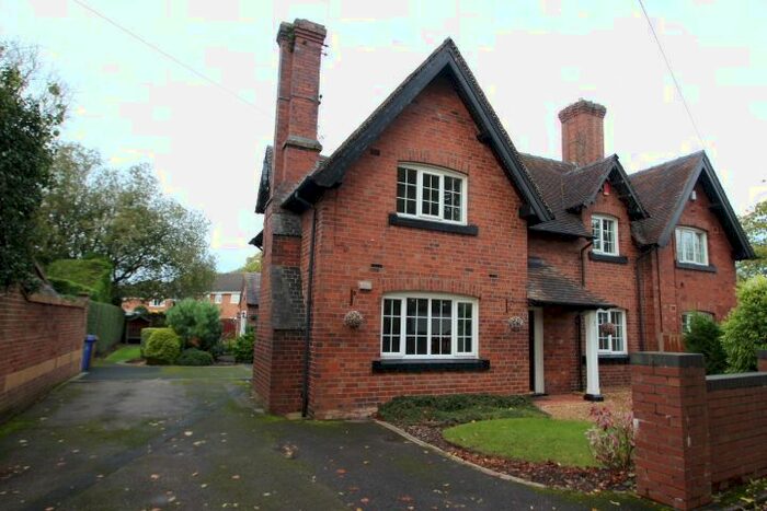 3 Bedroom Semi-Detached House To Rent In New Park Cottages, New Park, Stoke-On-Trent, ST4