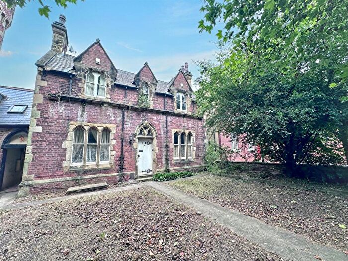 4 Bedroom Detached House For Sale In King Street, Thorne, Doncaster, DN8