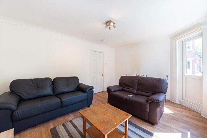 2 Bedroom Apartment To Rent In £pppw, Orchard Place, Jesmond, NE2