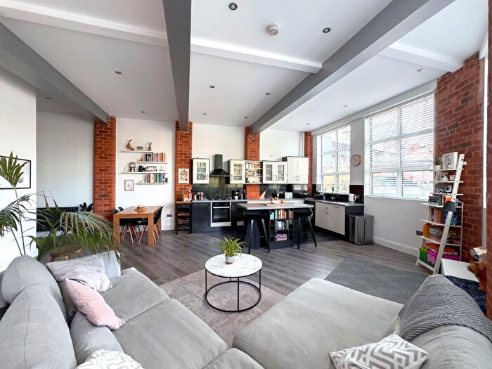 2 Bedroom Flat For Sale In High Court, Leeds, LS2