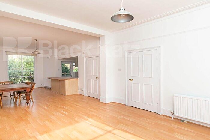 2 Bedroom Flat To Rent In Marquis Road, Camden, NW1