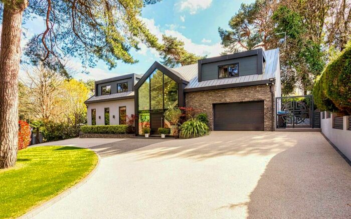 4 Bedroom Detached House To Rent In Links Road, Lower Parkstone, BH14