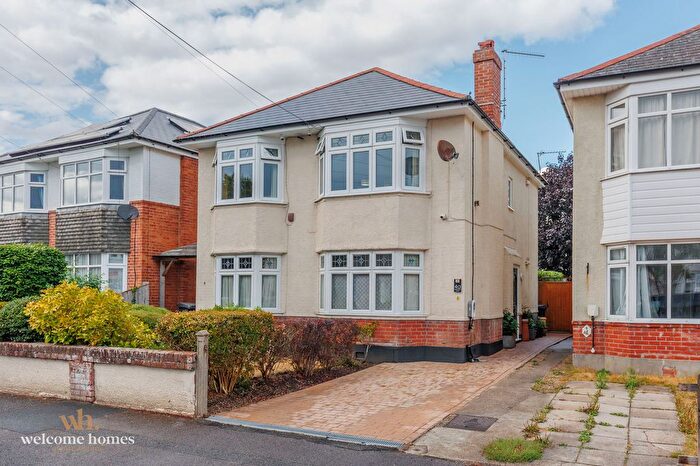 2 Bedroom Flat For Sale In Rushmere Road, Southbourne, BH6