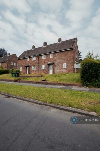 5 Bedroom Semi-Detached House To Rent In Minden Way, Winchester, SO22