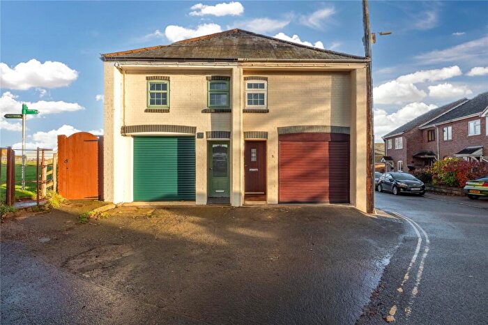 2 Bedroom Semi Detached House For Sale In Conger Lane, Toddington, Bedfordshire, LU5