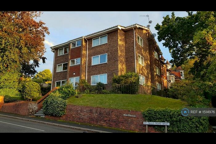 2 Bedroom Flat To Rent In Kirkstall, Dorking, RH4