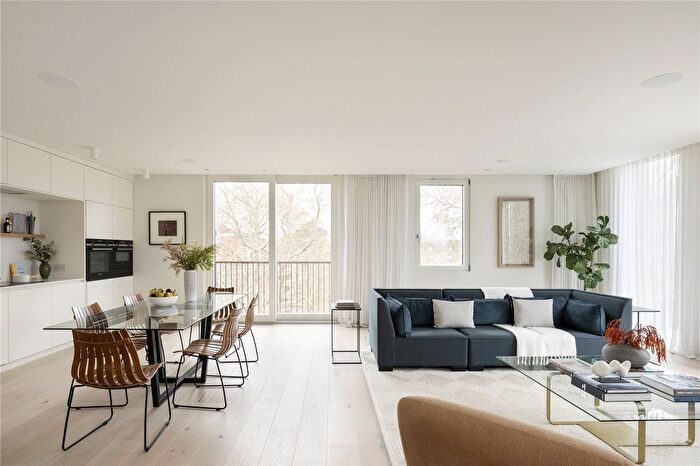 2 Bedroom Flat For Sale In Oakley Square, London, NW1