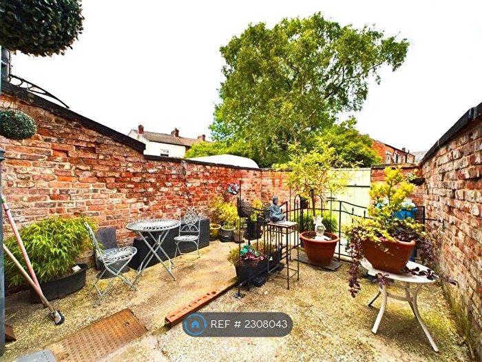 2 Bedroom Terraced House To Rent In Co-Operation Street, Failsworth, Manchester, M35