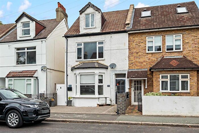 2 Bedroom Flat For Sale In Holmesdale Road, London, SE25