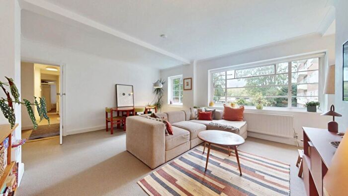 3 Bedroom Apartment For Sale In Hornsey Lane, Highgate, N6