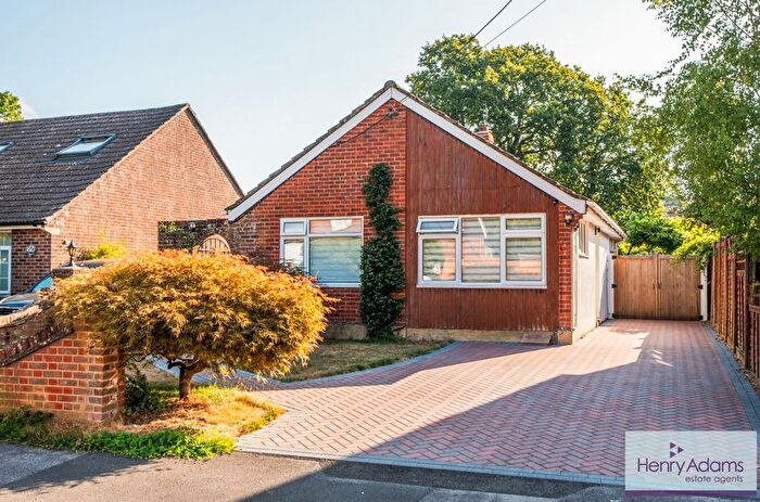 3 Bedroom Detached Bungalow For Sale In Newfield Road, Liss, GU33