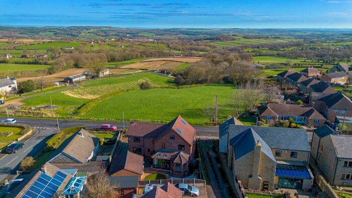 4 Bedroom Detached House For Sale In Haigh Lane, Hoylandswaine, S36