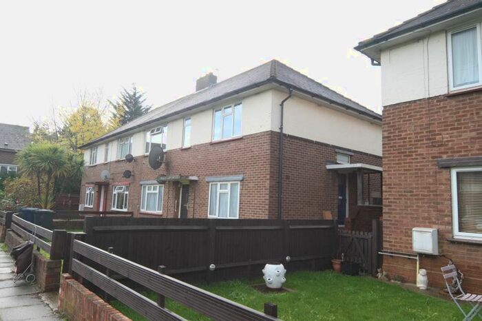 2 Bedroom Maisonette To Rent In Trevor Close, UB5