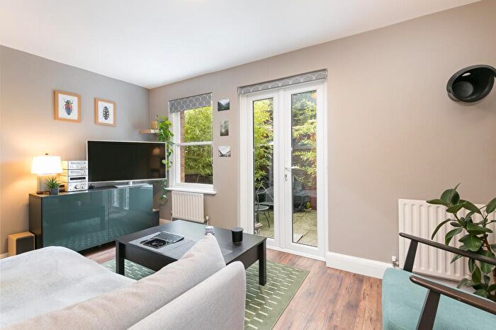 1 Bedroom Flat For Sale In Chichester Mews, West Norwood, London, SE27