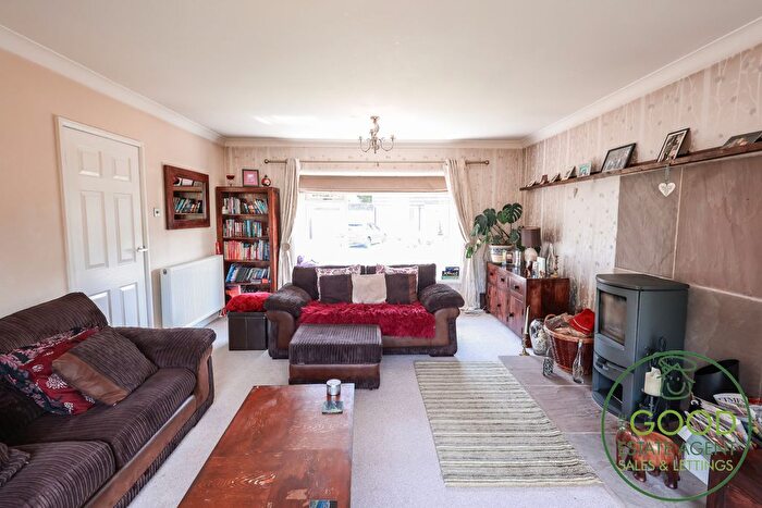 4 Bedroom Detached House For Sale In St. Helens Close, Preston, PR3