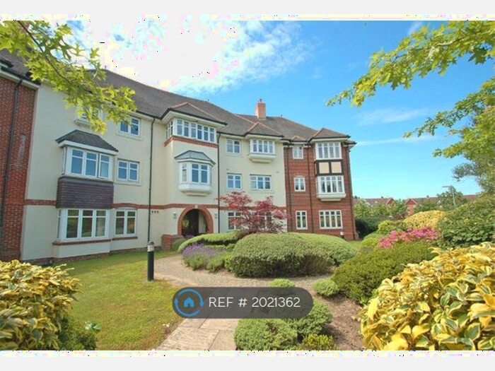 2 Bedroom Flat To Rent In Bentley Drive, Fleet, GU51