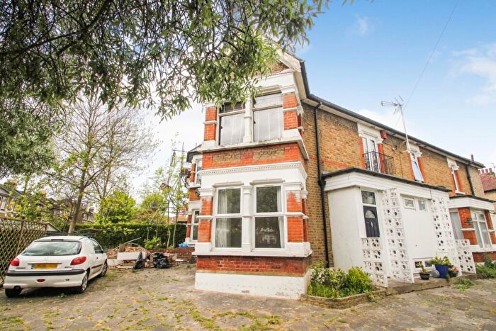 1 Bedroom Flat To Rent In Lytton Road, Leytonstone, London, E11