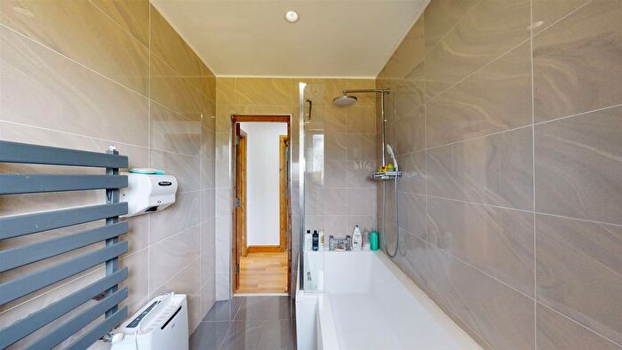 2 Bedroom Bungalow For Sale In St. James Avenue, Broadstairs, CT10