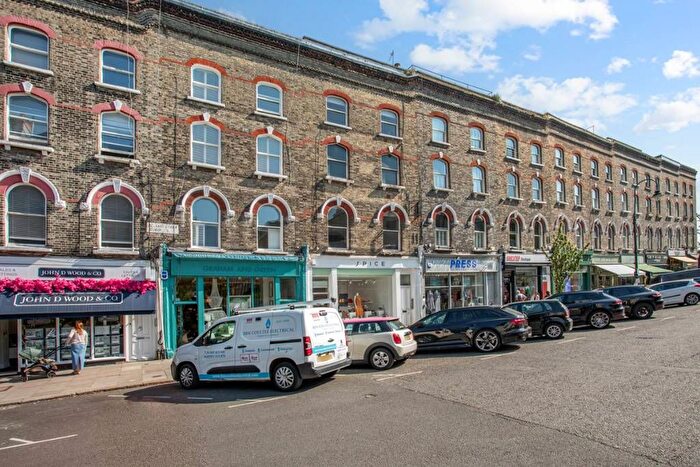 1 Bedroom Flat For Sale In Regents Park Road, Primrose Hill, London, NW1