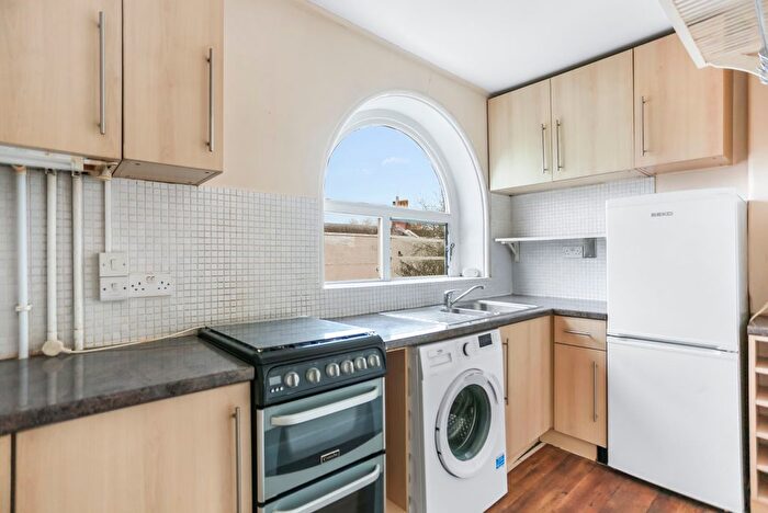 2 Bedroom Flat For Sale In Cromwell Road, Hove, BN3