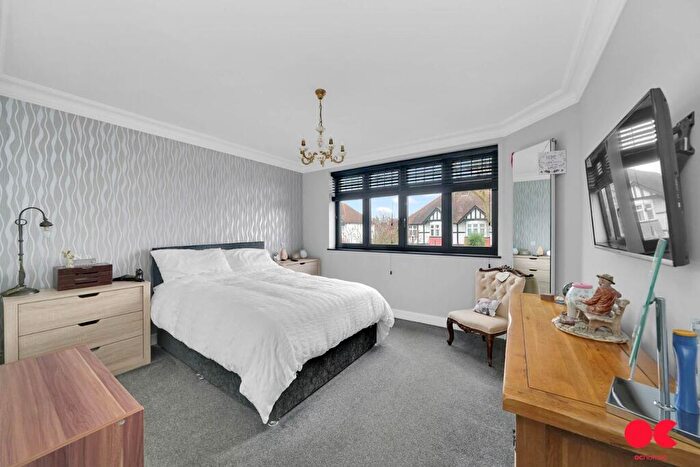 4 Bedroom Detached House For Sale In Balgores Lane, Gidea Park, RM2