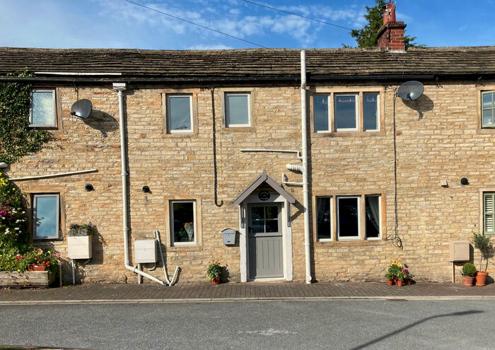 2 Bedroom Cottage To Rent In Sun Street, Cononley, BD20