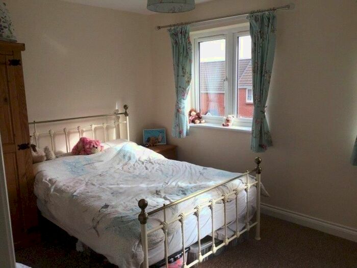 2 Bedroom End Of Terrace House To Rent In Jubilee Close, Crewkerne, Somerset, TA18