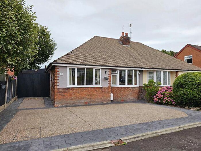 3 Bedroom Semi-Detached Bungalow For Sale In Merlecrest Drive, Tarleton, Preston, PR4