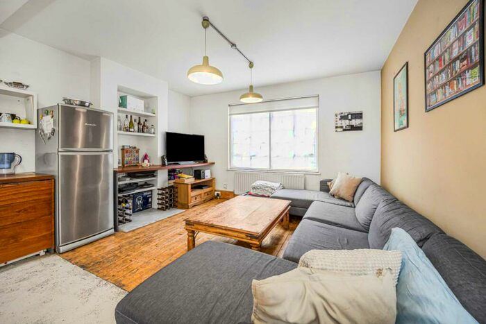 2 Bedroom Apartment To Rent In Baron Street, Islington, N1