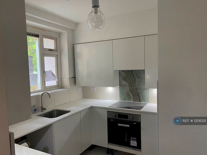 3 Bedroom Flat To Rent In Mark House, London, E2