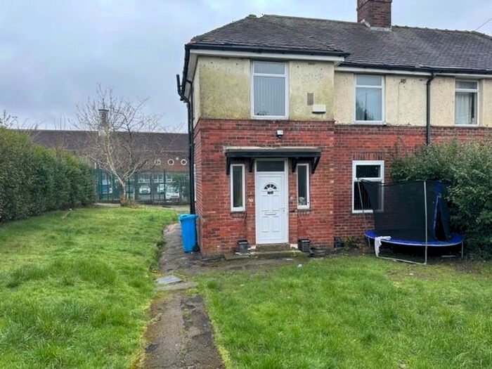 3 Bedroom Semi-Detached House To Rent In Fircroft Avenue, Sheffield, S5