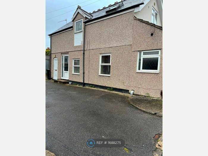 1 Bedroom Flat To Rent In Stafford Street, Swindon, SN1