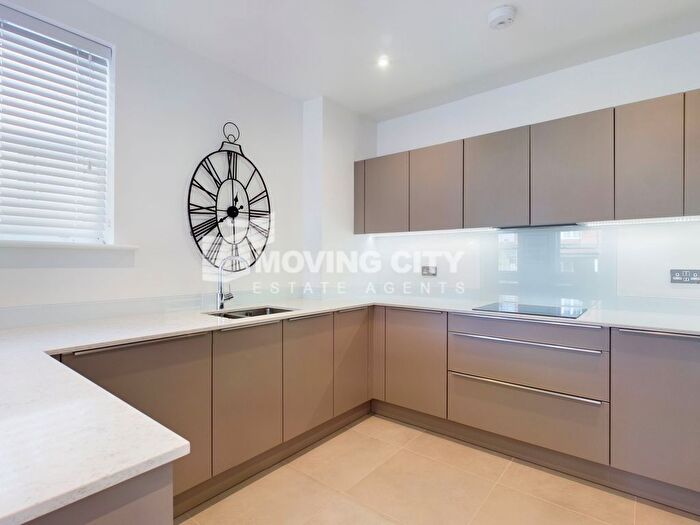 2 Bedroom Flat To Rent In Sovereign Place, Emerald House, TN4