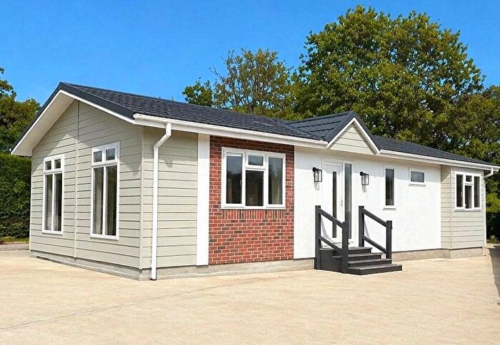 2 Bedroom Park Home For Sale In Riverhill Gardens, Worcester Park, KT4