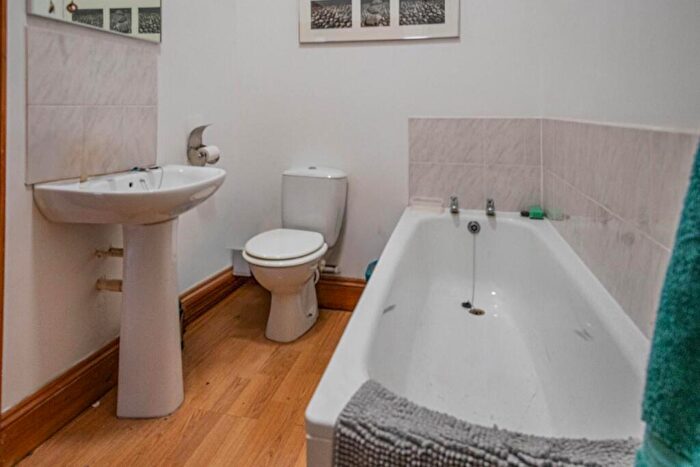 2 Bedroom Flat To Rent In Gloucester Road, Bishopston, BS7
