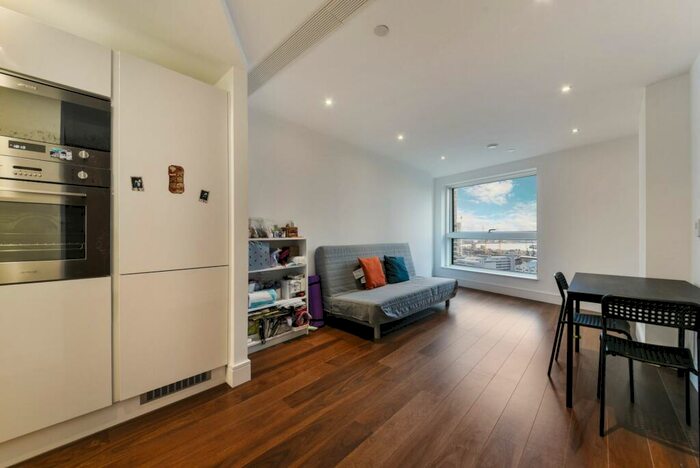 1 Bedroom Apartment To Rent In Talisman Tower, Lincoln Plaza, Canary Wharf, London, E14