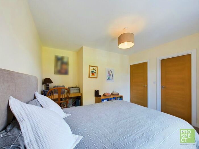 4 Bedroom Detached House For Sale In Tutor Crescent, Earley, Reading